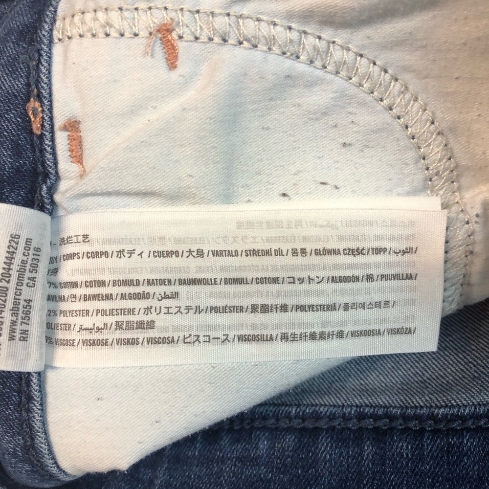 Hollister High Rise Super Skinny Distressed Youthful - Picture 9 of 10
